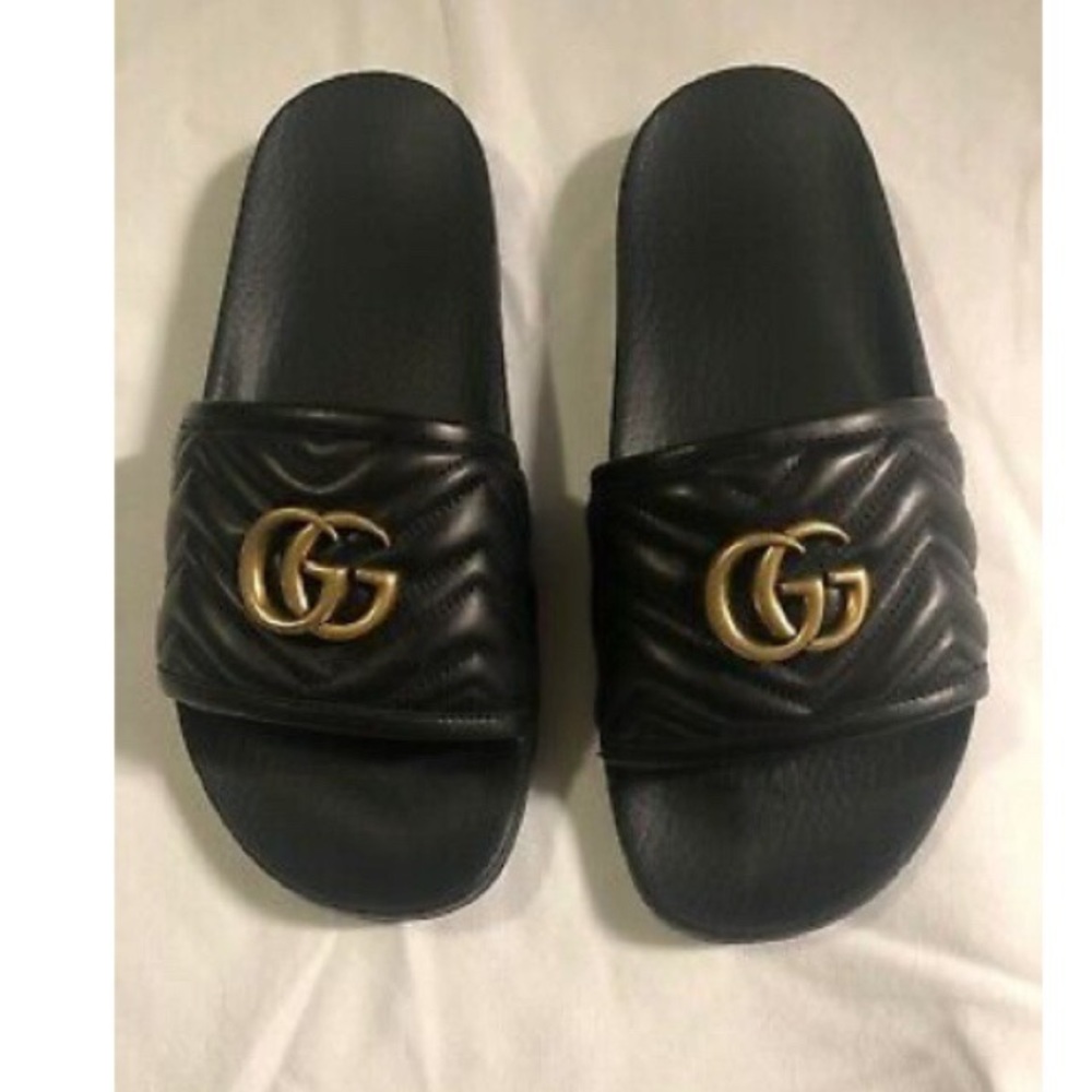 Gucci slides black